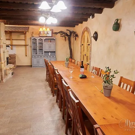 Kamaras Ring House 3* Mogyoród