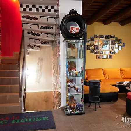 Kamaras Ring House Bed & Breakfast *