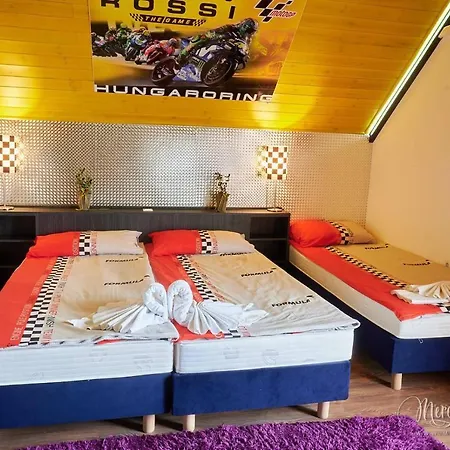 Bed & Breakfast Kamaras Ring House Mogyorod