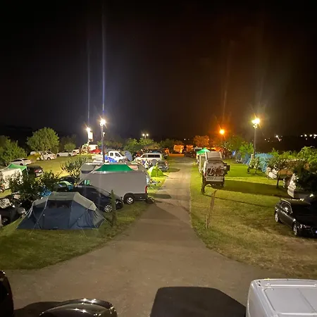 Kamaras Ring House 3* Mogyoród