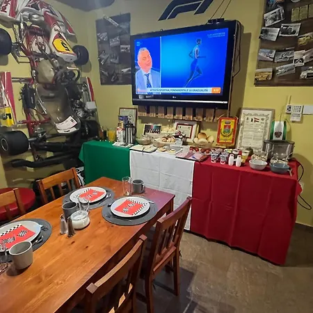 Kamarás Ring House Bed and breakfast 3*