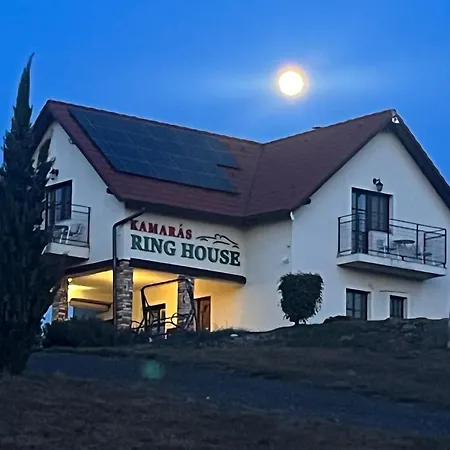 Bed & Breakfast Kamaras Ring House