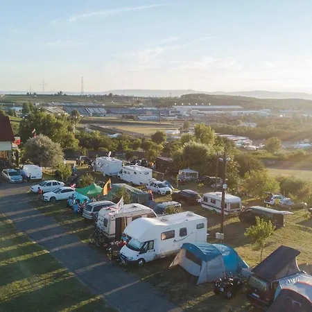 Panzió Kamarás Ring House