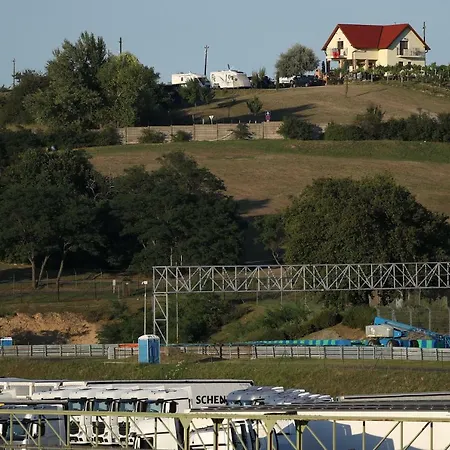 Kamarás Ring House 3*