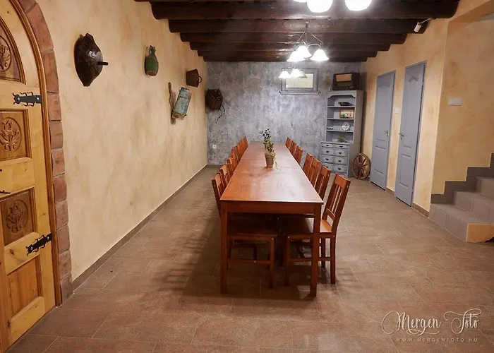 Kamaras Ring House Отель типа 